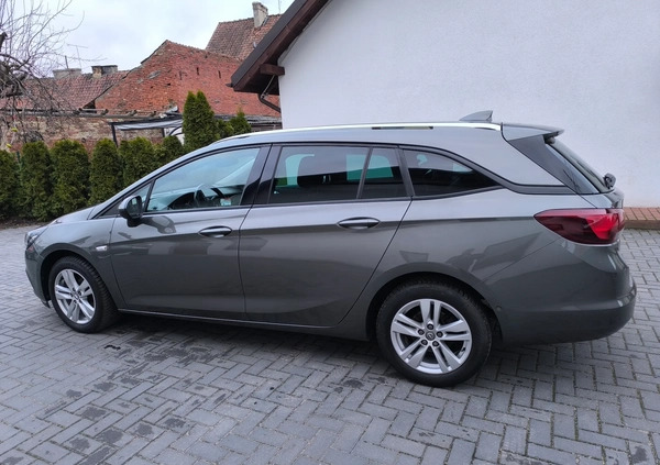 Opel Astra cena 32900 przebieg: 221421, rok produkcji 2017 z Olsztyn małe 352